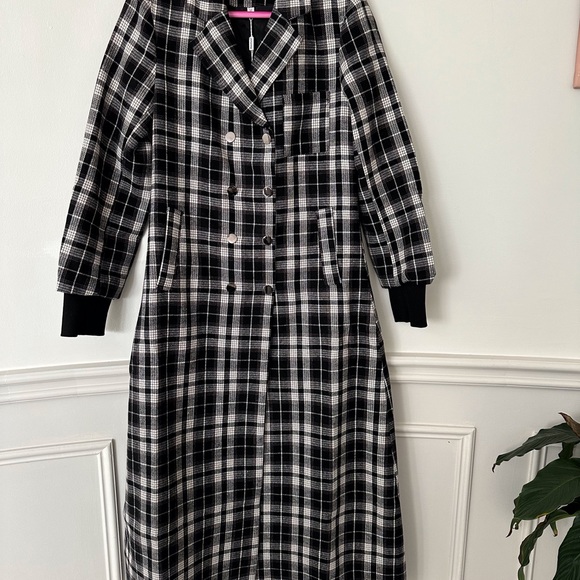 Black & White Plaid Maxi Coat | Double-Breasted, Knit Cuffs, Chic & Timeless - Picture 4 of 9